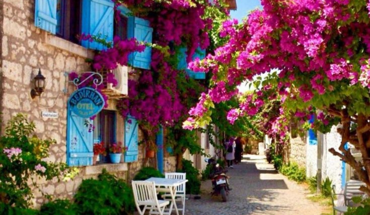 Ege Rüyası İzmir Ayvalık ve Cunda Turu 1 Gece Otel Konaklamalı
