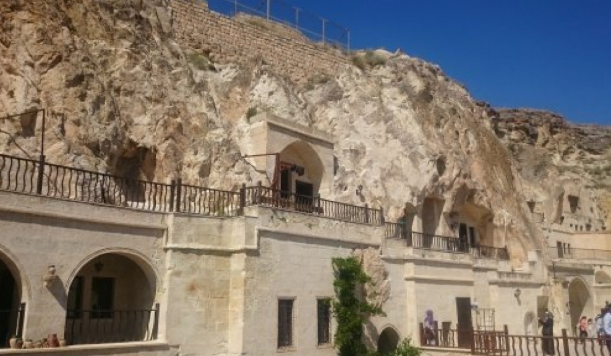 Sevgililer Günü Özel Kapadokya Turu 1 Gece Otel Konaklamalı