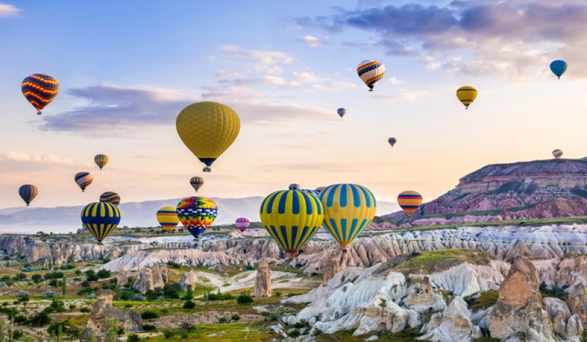 Sevgililer Günü Özel Kapadokya Turu 1 Gece Otel Konaklamalı