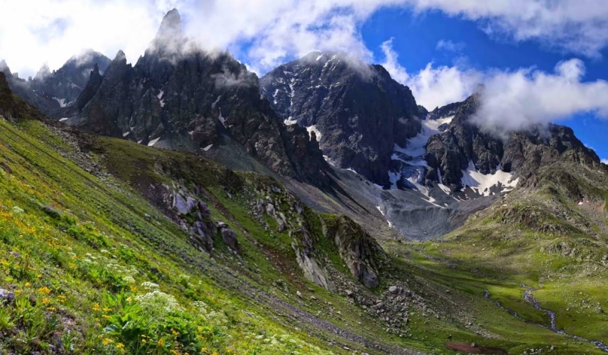 Karadeniz Yaylalar ve Batum Turu 5 Gece Otel (1 Gece Batum 1 Gece Ayder Konaklamalı)